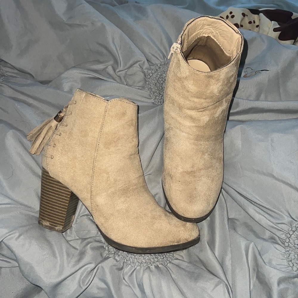 Nude fringe booties